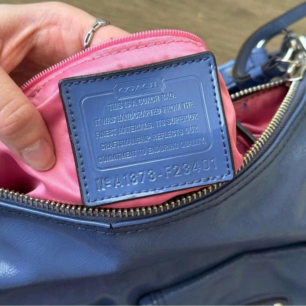 COACH F23401 Periwinkle Daisy Liquid Gloss Pocket Hobo Bag